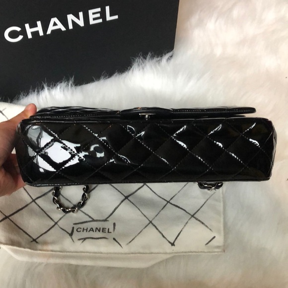 Authentic Chanel Patent Quilted Purse!! - Picture 8 of 9